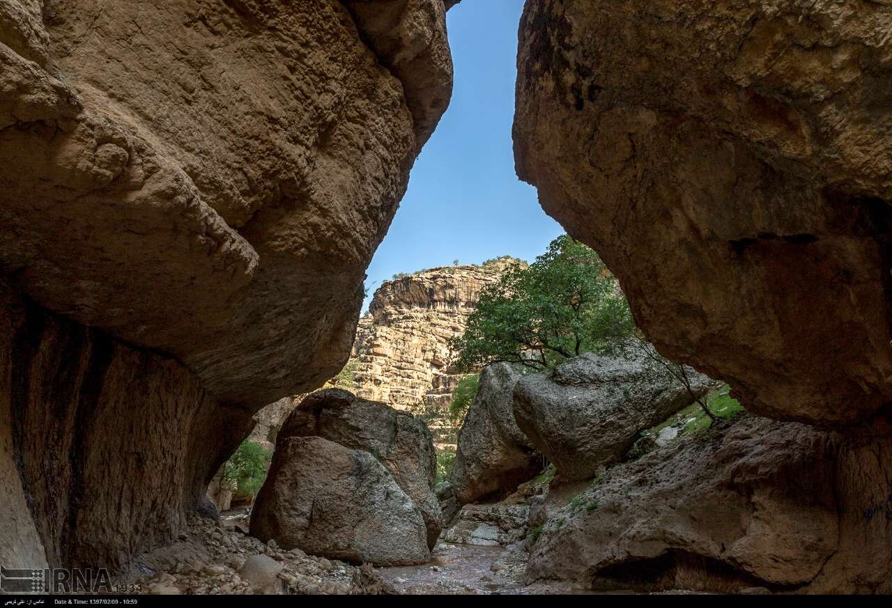 این تنگه رویایی در لرستان قدمت چند میلیون ساله دارد | تصاویر