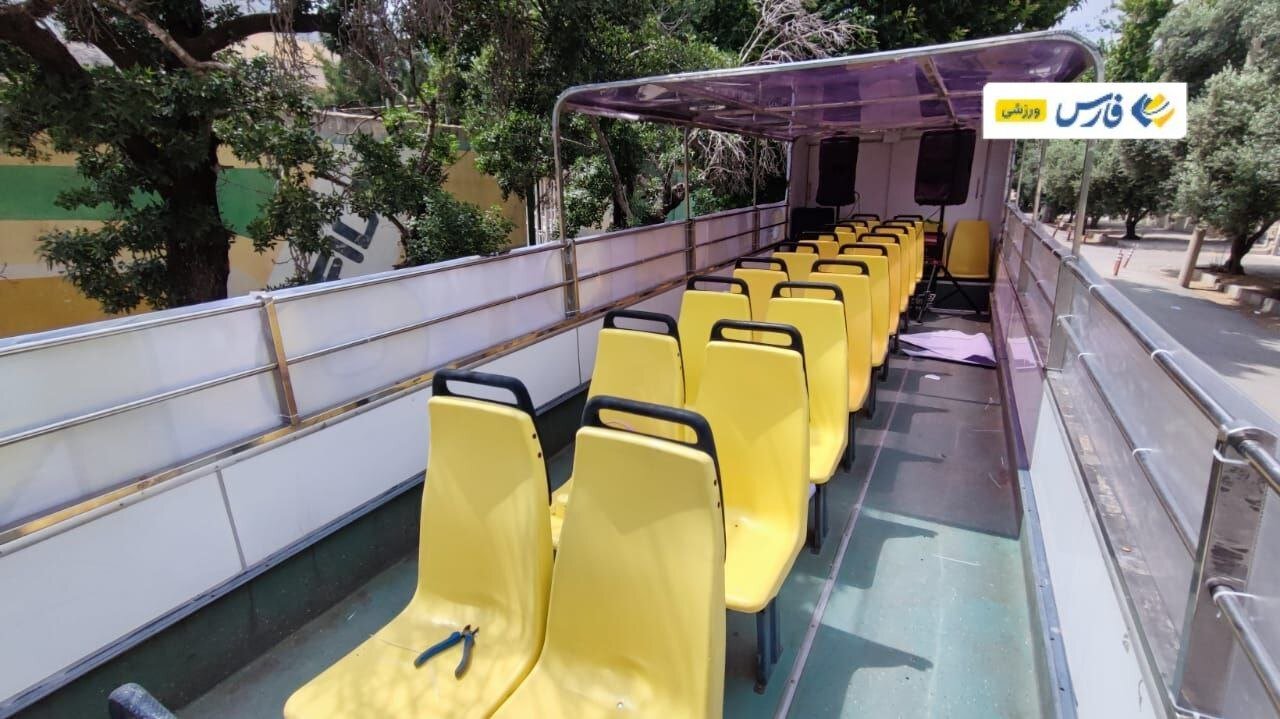 آمادهسازی اتوبوس ویژه خیبر برای جشن قهرمانی | تصاویر