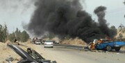 لحظه آتش گرفتن وانت نیسان در ورودی شهر دهلران | ویدئو