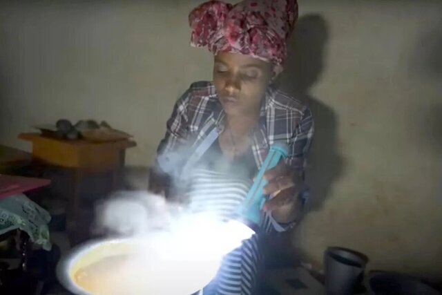 ۱۶ سال زندگی بدون آب و غذا | زنی که پزشکان دنیا را متحیر کرد + عکس