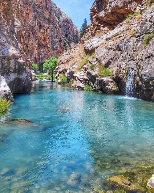 این آب های رنگارنگ در ایران است + فیلم