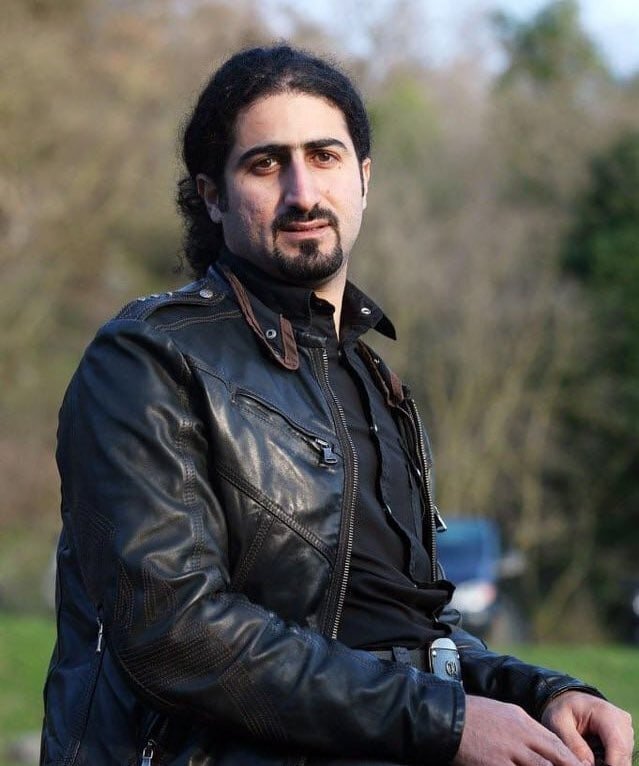 تصویری از چهارمین فرزند اسامه بن لادن در فرانسه | شغل عمر بن لادن چیست؟