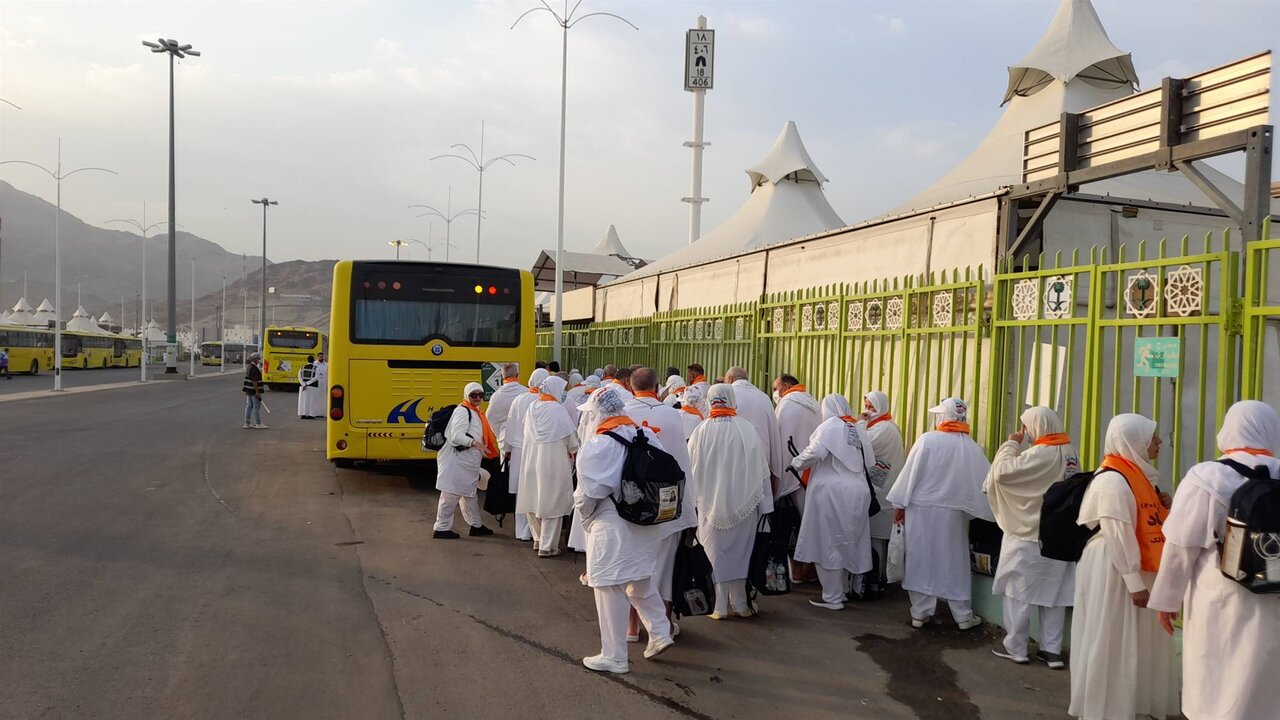 نصب کولرهای جدید در عرفات | ۵۶ هزار زائر ایرانی در عربستان پای صندوق رای می روند