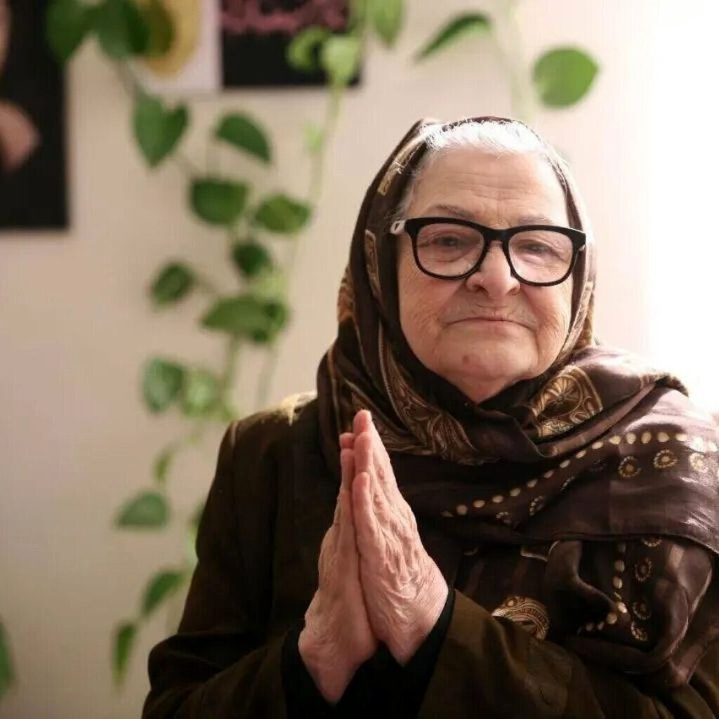 بازیگر زن سریال پدرسالار در ۸۵ سالگی | عکس