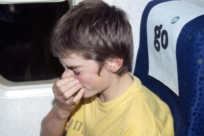 راهکارهای جلوگیری از گرفتگی گوش در طول پرواز