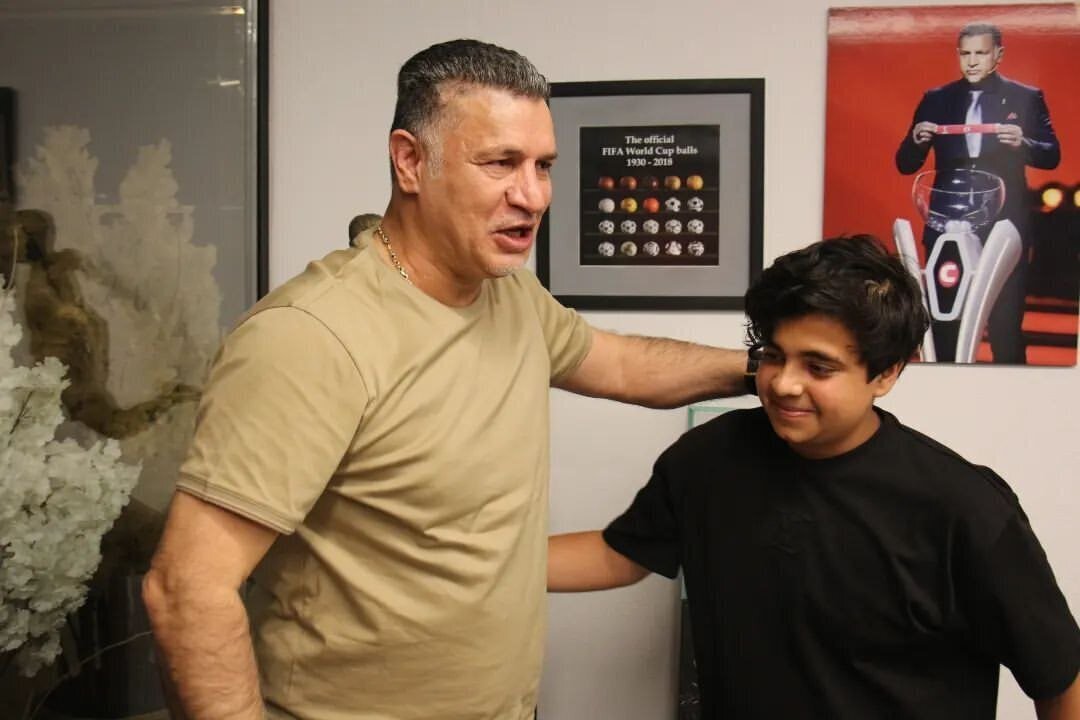 میزبانی علی دایی از مهمان ویژهاش + عکس