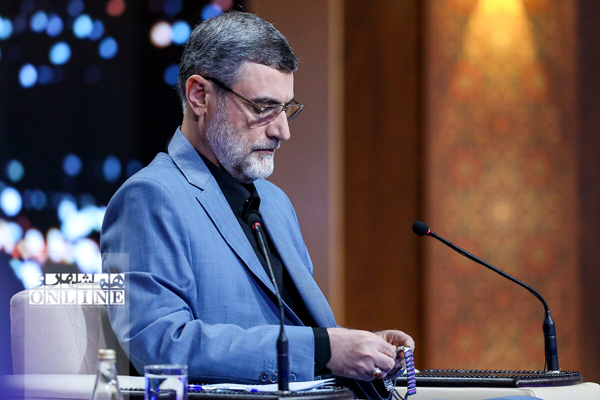 برگزاری اولین مناظره کاندیداهای ریاست جمهوری | اقتصاد، مهار تورم و رشد تولید موضوع مناظره | مهمترین حرف های نامزدها در مناظره اول