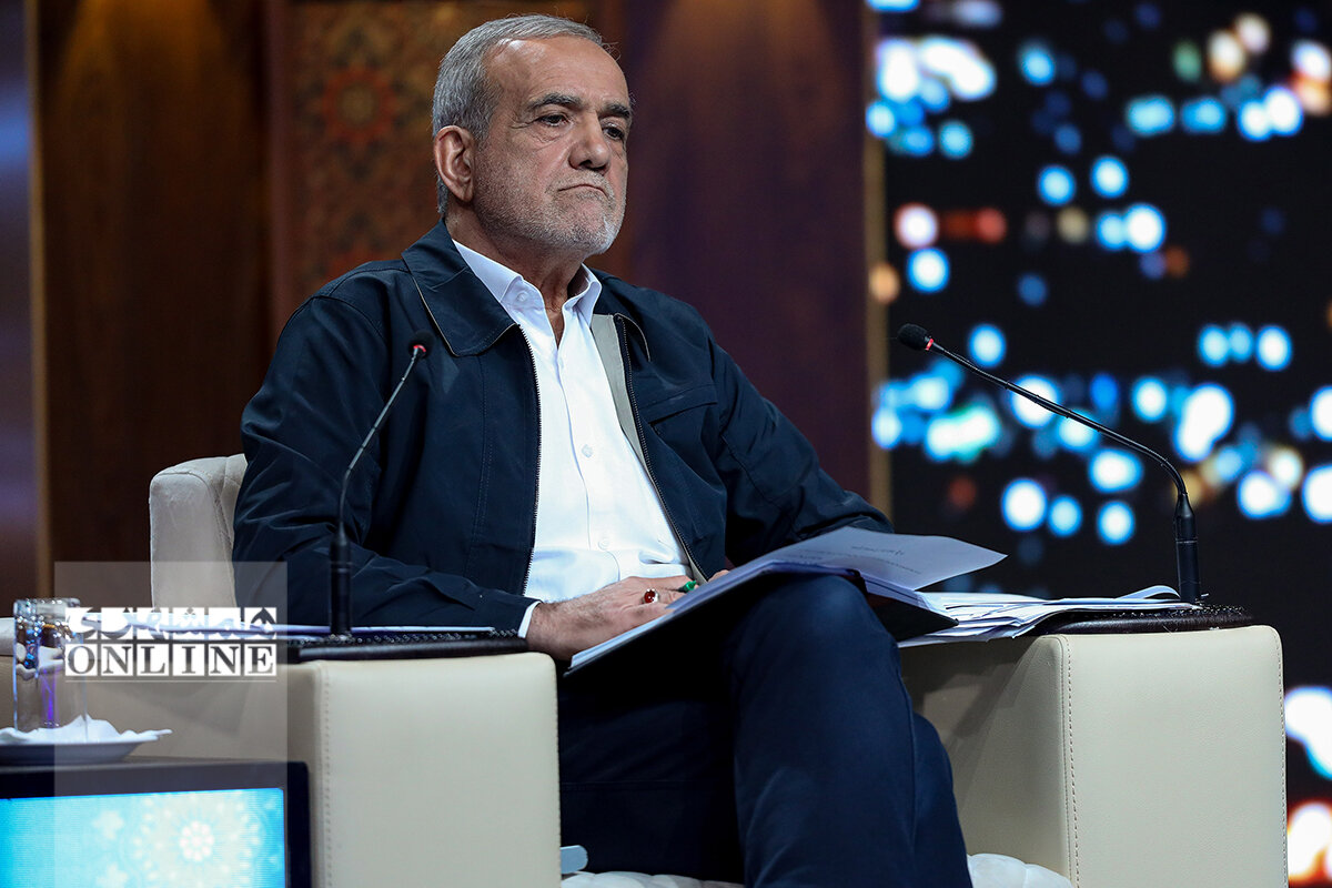 برگزاری اولین مناظره کاندیداهای ریاست جمهوری | اقتصاد، مهار تورم و رشد تولید موضوع مناظره | مهمترین حرف های نامزدها در مناظره اول