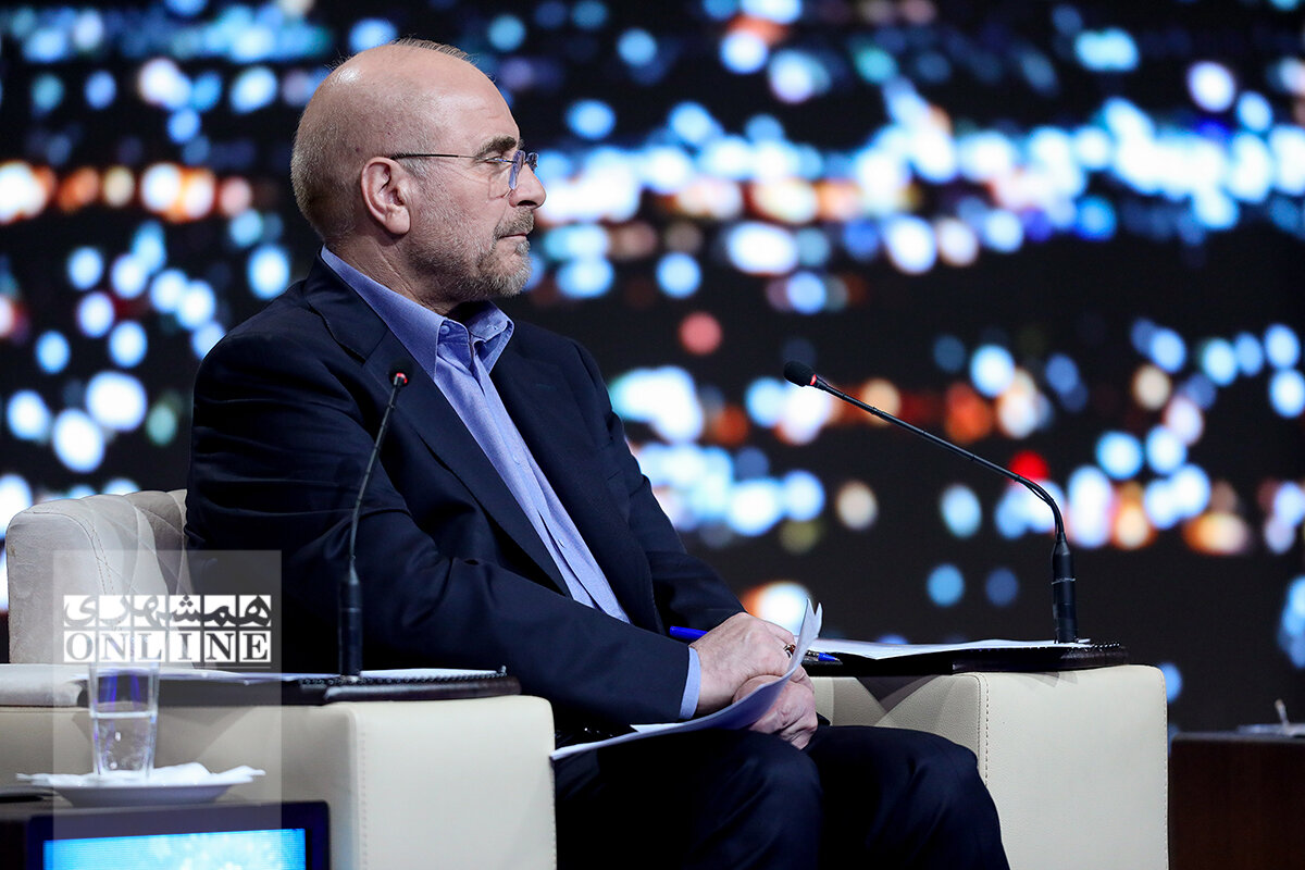 برگزاری اولین مناظره کاندیداهای ریاست جمهوری | اقتصاد، مهار تورم و رشد تولید موضوع مناظره | مهمترین حرف های نامزدها در مناظره اول