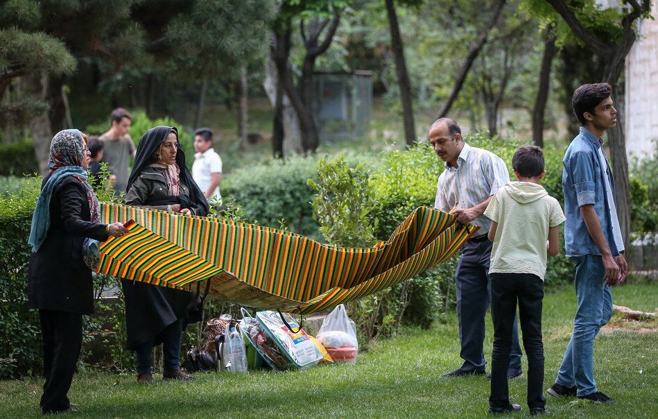 یک روز برای دورهمی در طبیعت | هوا را از من بگیر، پیک نیک را نه!