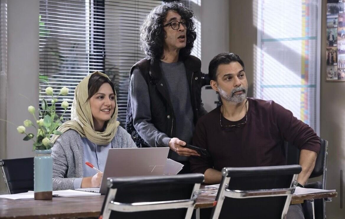 نقدهای تند و تیز به سیستم آموزشی، خانواده، روانرنجوری و اتاق درمان | فصل دوم افعی تهران ساخته میشود؟