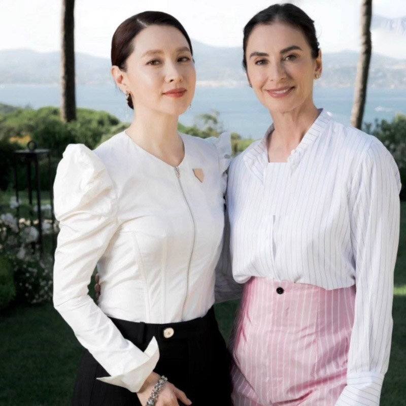 عکسهای جالب یانگوم ۵۳ ساله در یک سفر لاکچری