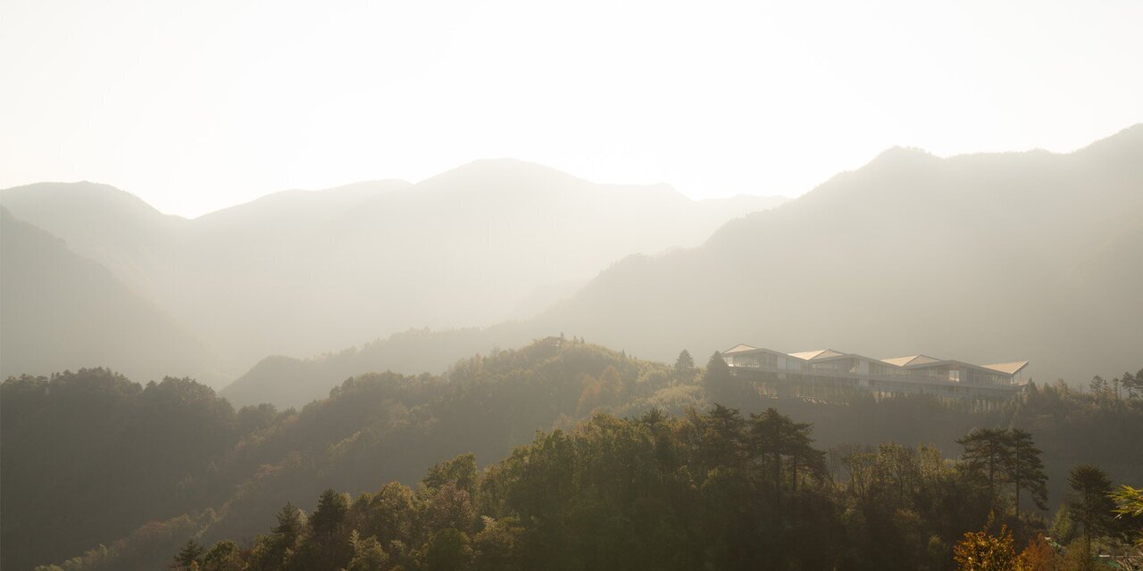 هتل سنتی با معماری شناور در جنگلهای بامبو | تصاویر