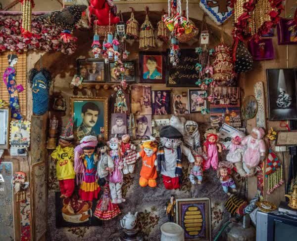 مزرعه عروسکها، جاذبه گردشگری در دل کویر | ببینید مزرعه عروسک ها