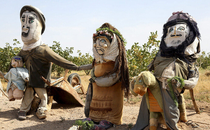 مزرعه عروسکها، جاذبه گردشگری در دل کویر | ببینید