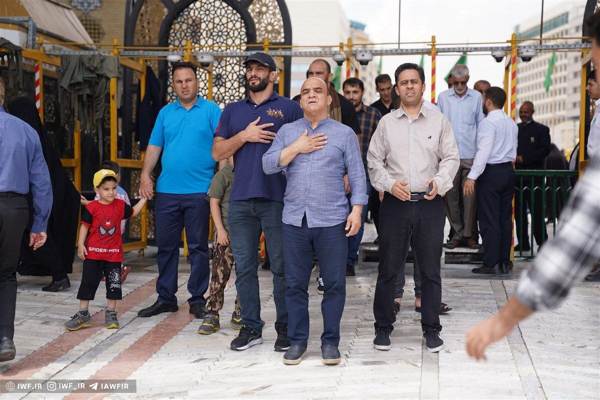 آزادکاران المپیکی در حرم مطهر رضوی + تصاویر | حسن یزدانی و رحمان عموزاد در صحن حرم