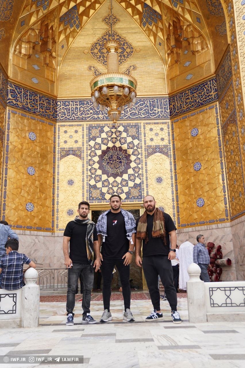 آزادکاران المپیکی در حرم مطهر رضوی + تصاویر | حسن یزدانی و رحمان عموزاد در صحن حرم