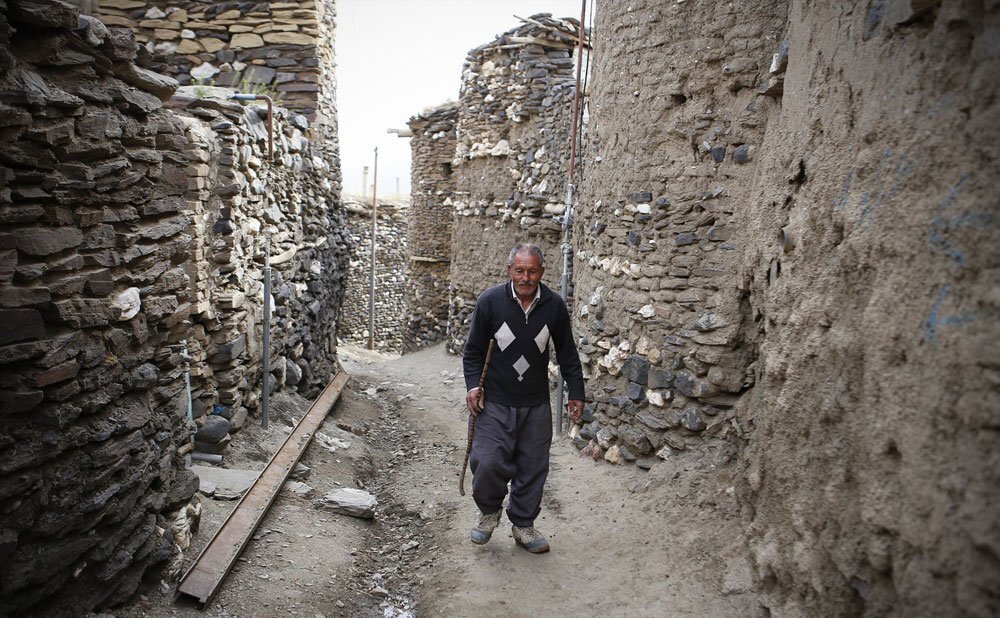 خانه های این روستاها در ایران سنگی است