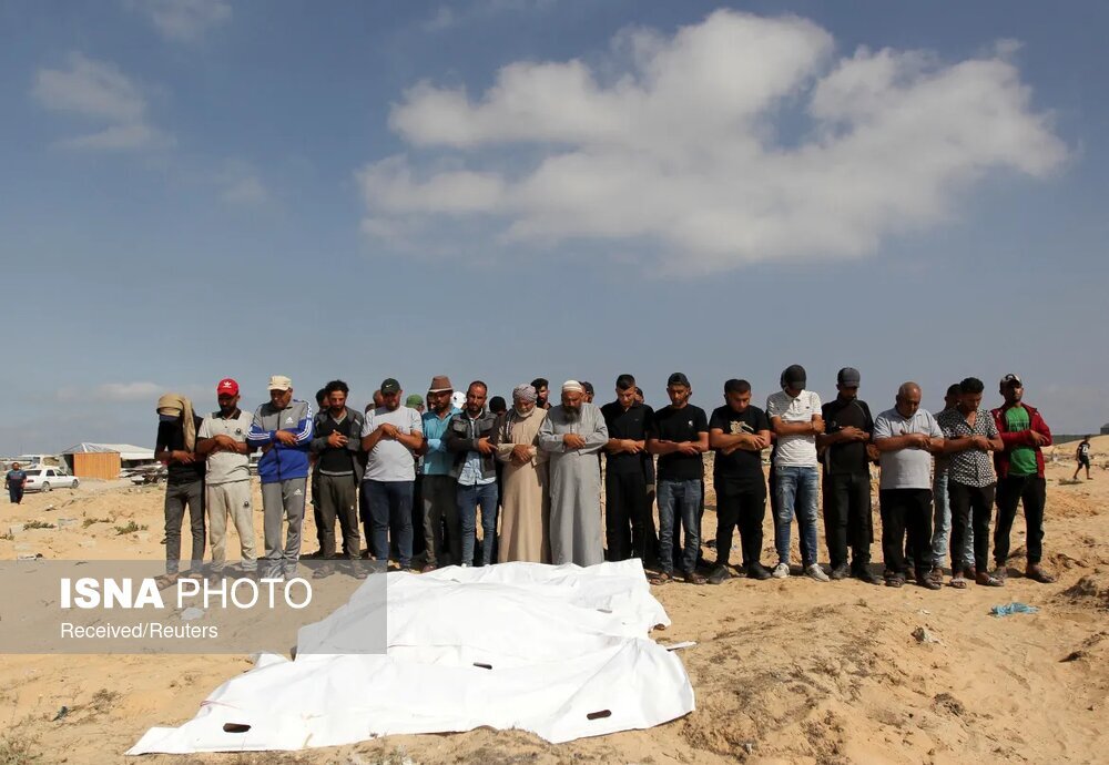 قابهایی غم انگیز از زندگی در غزه | از دختری با آرزوی لباس پوشیدن عروس تا ضجه های مادری بر جنازه عزیزش