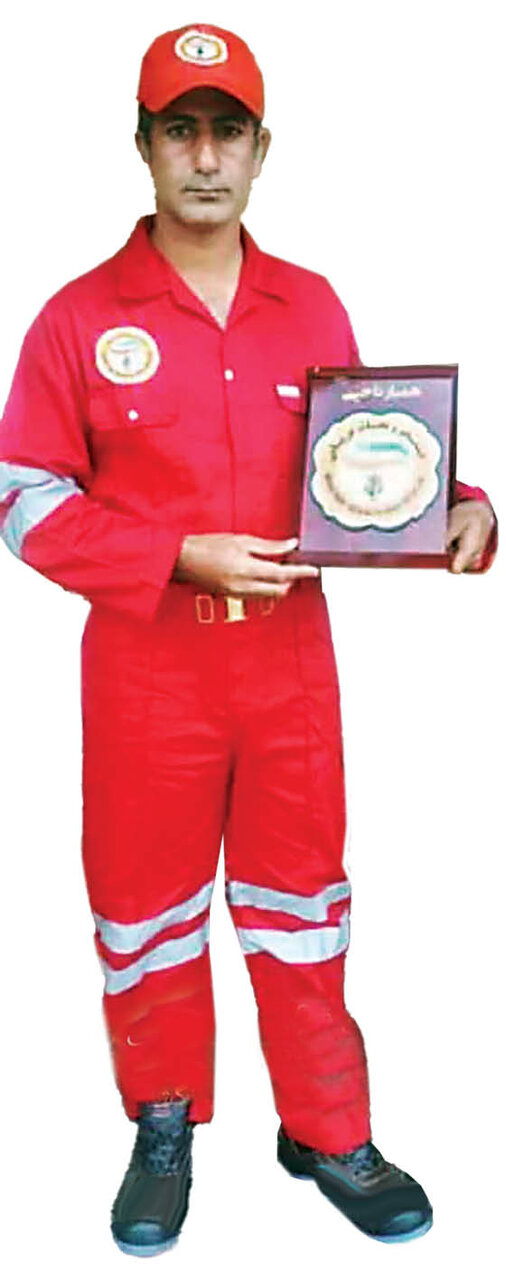 نجات ۱۶۰ نفر از دریا | ناگفتههایی از مرد فداکاری که فرشته نجات حادثه دیدگان در دریا است