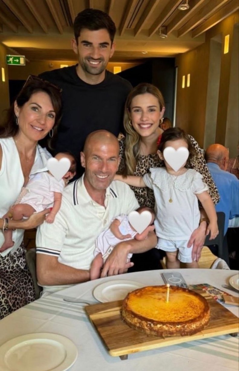 تولد اسطوره ۵۲ ساله فرانسه کنار نوه هایش! | عکس