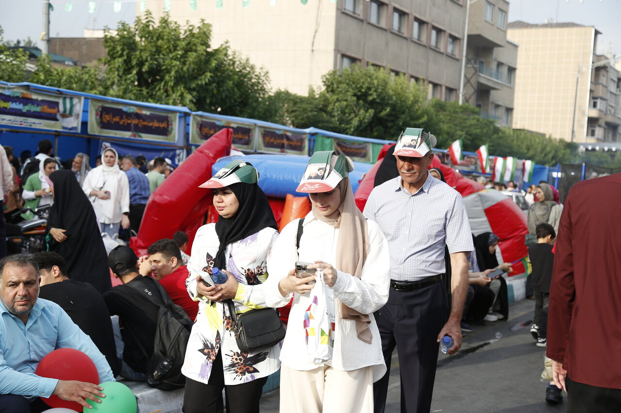 یک یاعلی یا ایران قوی | گزارشی تصویری از مهمانی ۱۰ کیلومتری غدیر