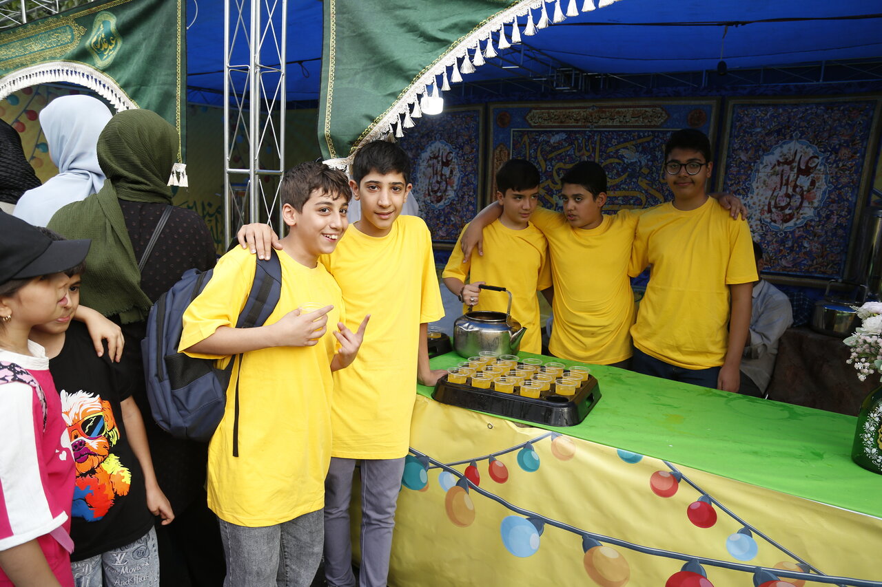 یک یاعلی یا ایران قوی | گزارشی تصویری از مهمانی ۱۰ کیلومتری غدیر