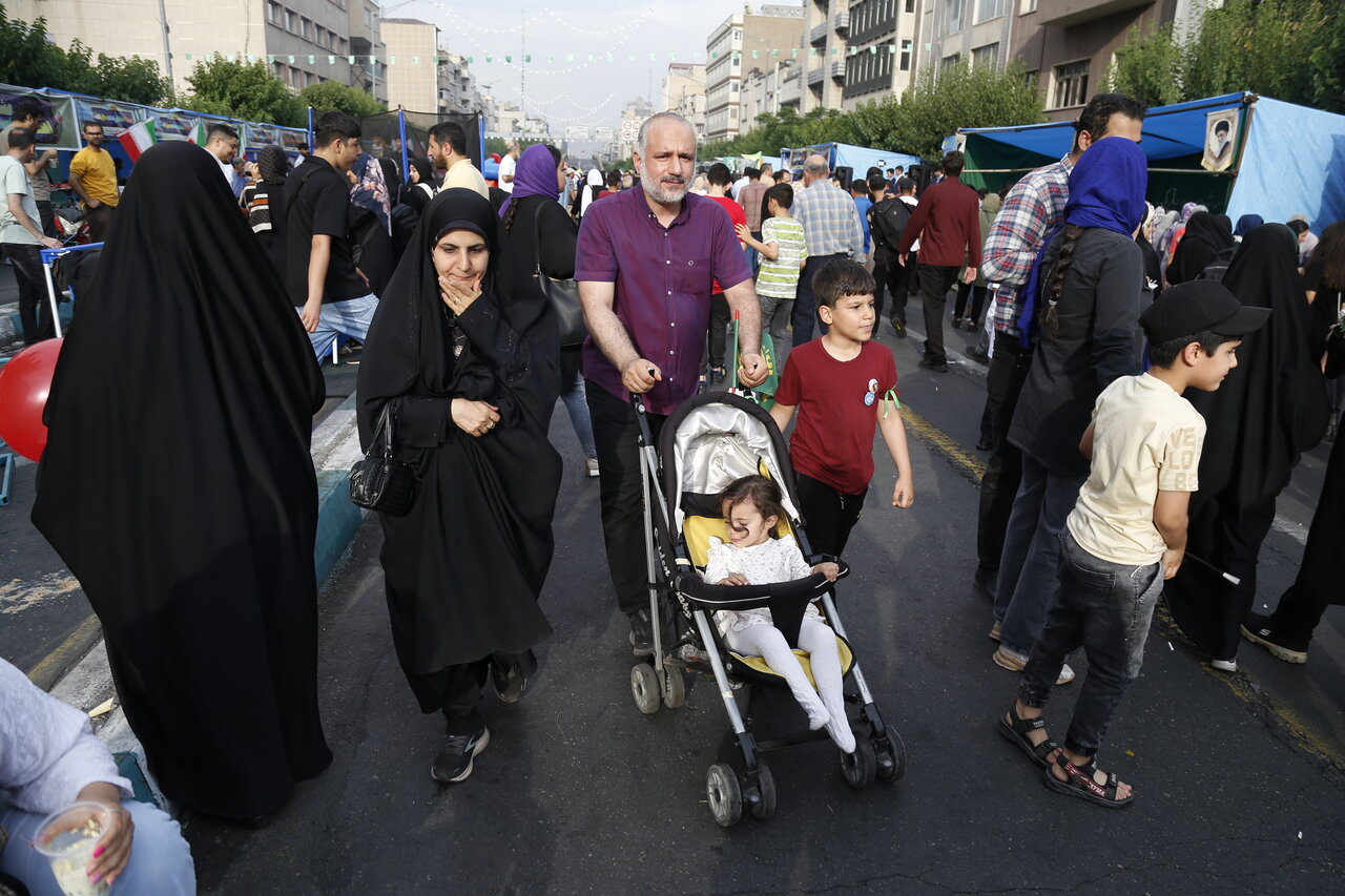 یک یاعلی یا ایران قوی | گزارشی تصویری از مهمانی ۱۰ کیلومتری غدیر