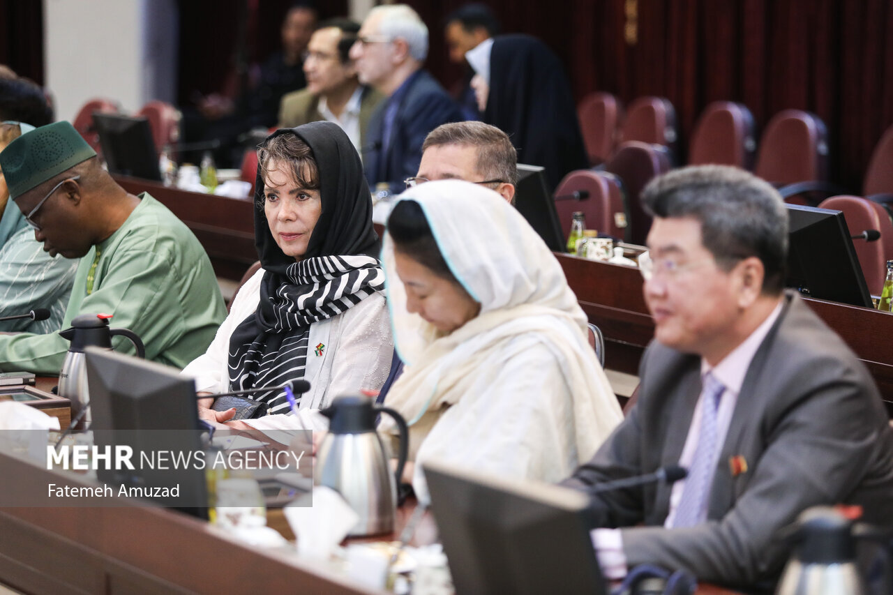 پوشش و حجاب زنان سفیر مقیم تهران در نشست رئیس قوه قضاییه | تصاویر