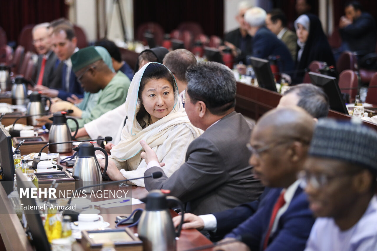 پوشش و حجاب زنان سفیر مقیم تهران در نشست رئیس قوه قضاییه | تصاویر