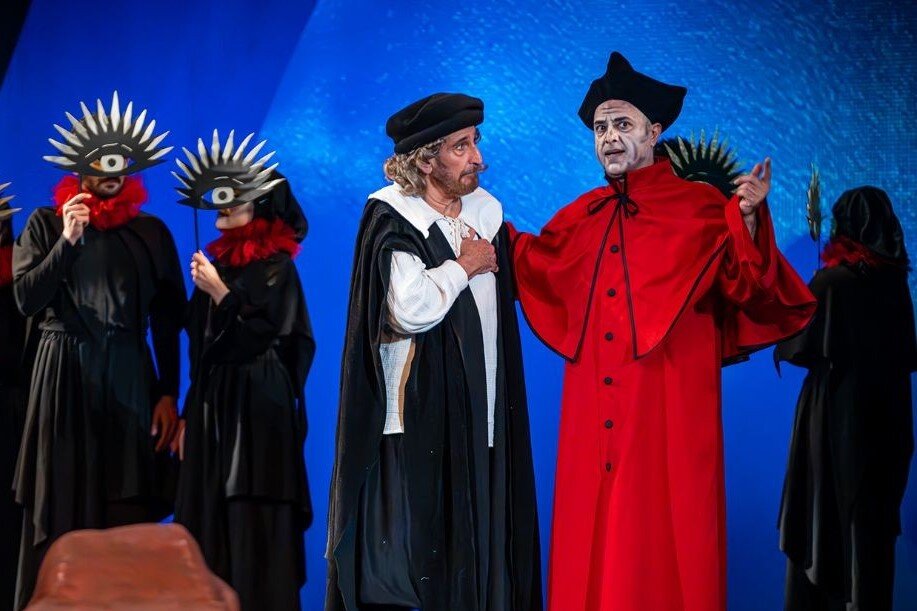 بهرام افشاری تائتر را هم مانند گیشه سینما به آتش کشید 1 بهرام افشاری تائتر را هم مانند گیشه سینما به آتش کشید