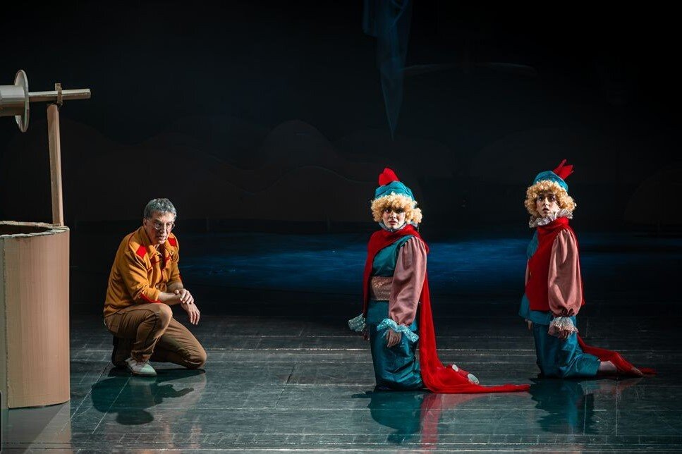 بهرام افشاری در تئاتر هم پرفروش شد | «گالیله» با بازی فرهاد آئیش در صدر فروش