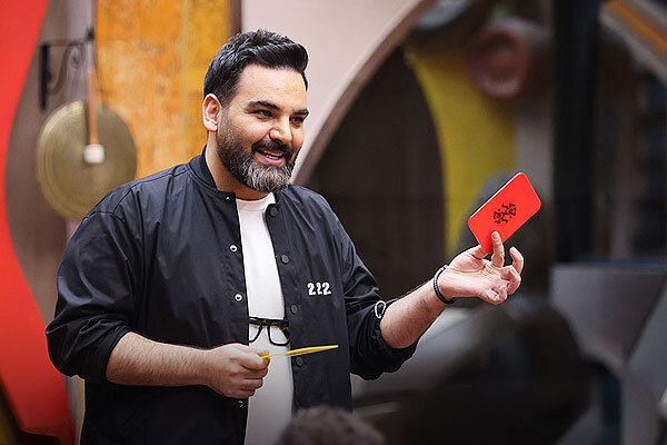 جوکر زنان به دنبال چیست؟ | یکی از شرکاتکنندگان در جوکر زنان میگوید: اگر مادر بشی دیگه نمیخندی! | حق زنان است که در جوکر حضور داشته باشند؟