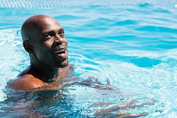 با این شرایط وارد استخر نشوید