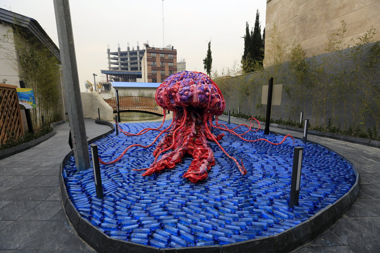 حیوانات غول پیکر دریایی را در تپه های عباس آباد ببینید