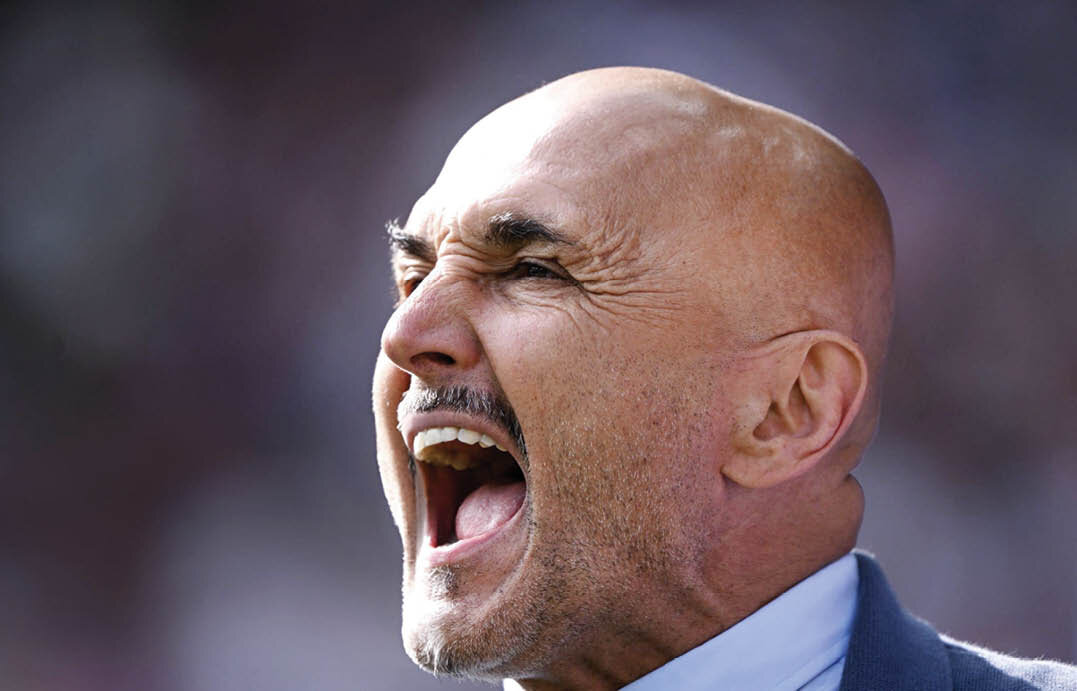 بدترین مدافع عنوان قهرمانی | تا این مرحله هم قاچاقی آمده بودند!