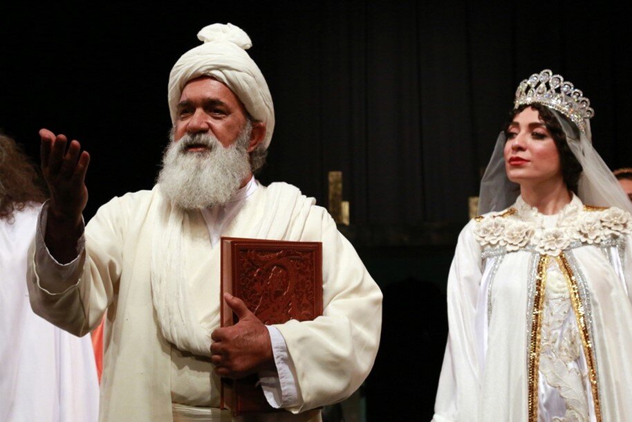 کنسرت - موسیقی ها با بازی نویدمحمدزاده و بهرام رادان و با موسیقی علی قمصری و سهراب پورناظری موفق نیستند