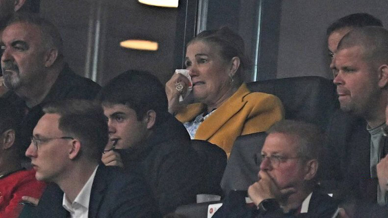 اشکهای مادر کریستیانو رونالدو برای فرصتی که از دست رفت | عکس