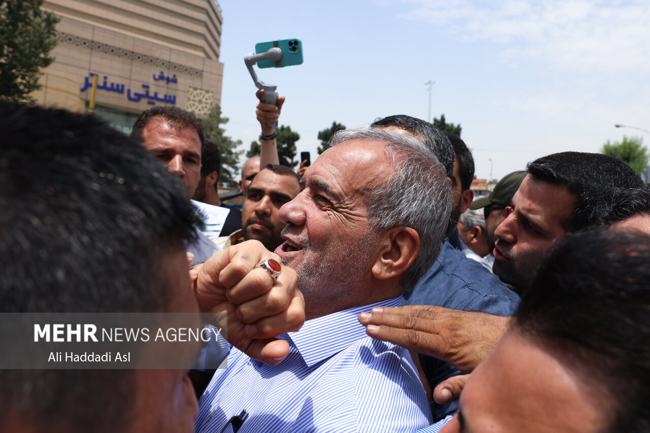 مسعود پزشکیان در میان بازاریان شوش تهران | تصاویر