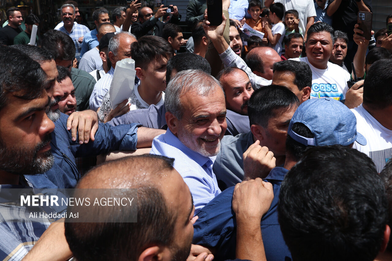 مسعود پزشکیان در میان بازاریان شوش تهران | تصاویر