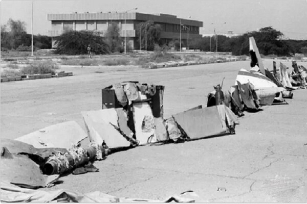 لاشه هواپیمای مسافربری ایران که آمریکا به آن شلیک کرد | عکس