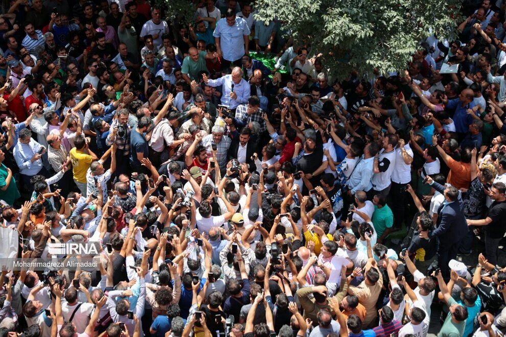 پزشکیان وعده قطع مالیاتها را داد |  تلاش خواهم کرد که مشکل فقر، بیکاری، تبعیض و بیعدالتی را برطرف کنم