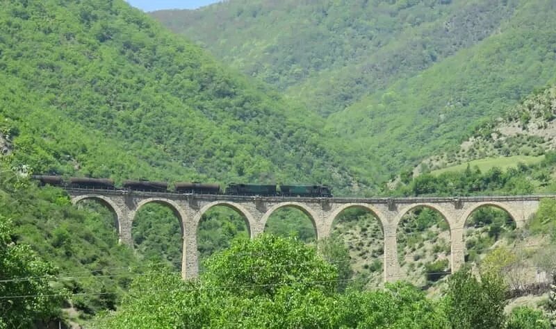 تجربه متفاوت گردشگری در ایران فقط با یک بلیت!