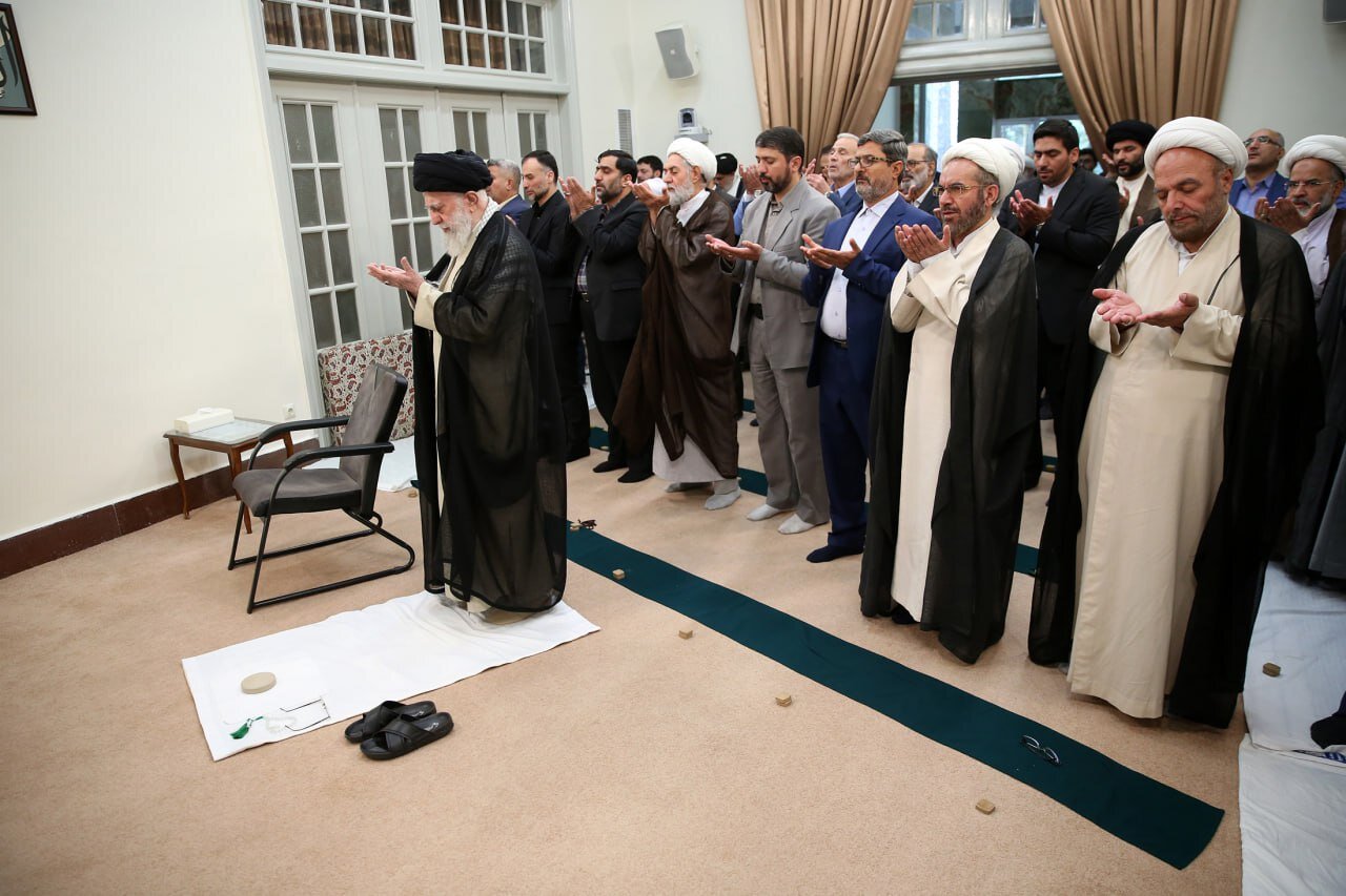 دیدار مدیران و جمعی از اساتید مدرسه عالی شهید مطهری با رهبر انقلاب | تصاویر