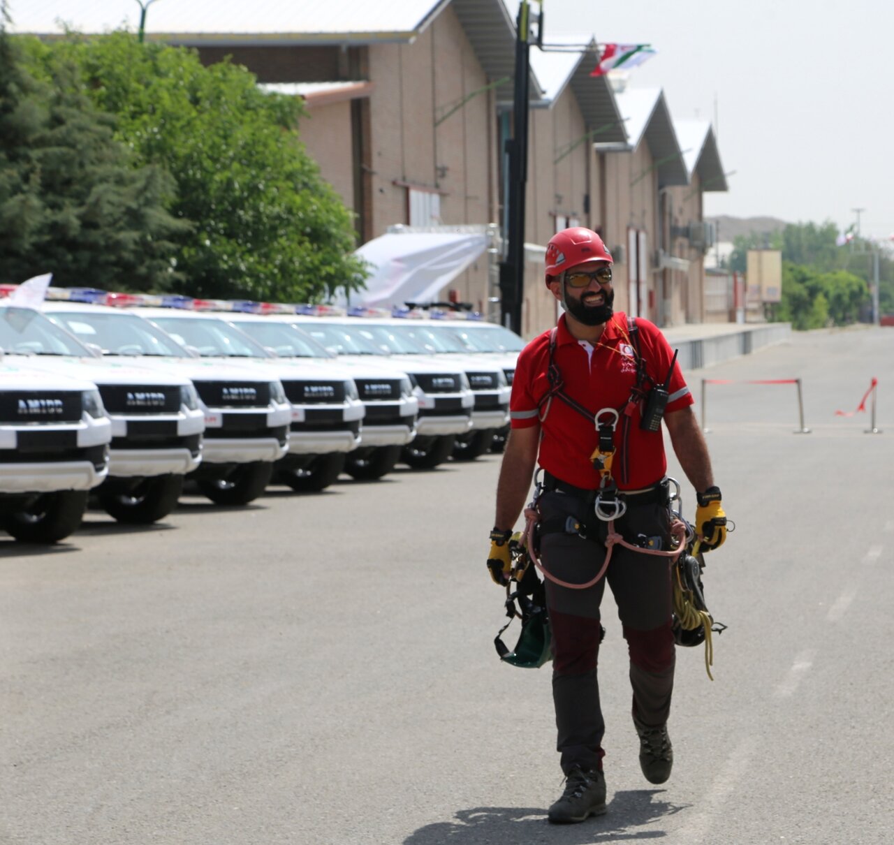 لقب سلطان احیا یک شیطنت رسانه ای بود | به خاطر ماموریت سرکاری، یک نفر فلج شد | ۵ روز دنبال یک مصدوم گشتیم و معجزه خدا را دیدیم