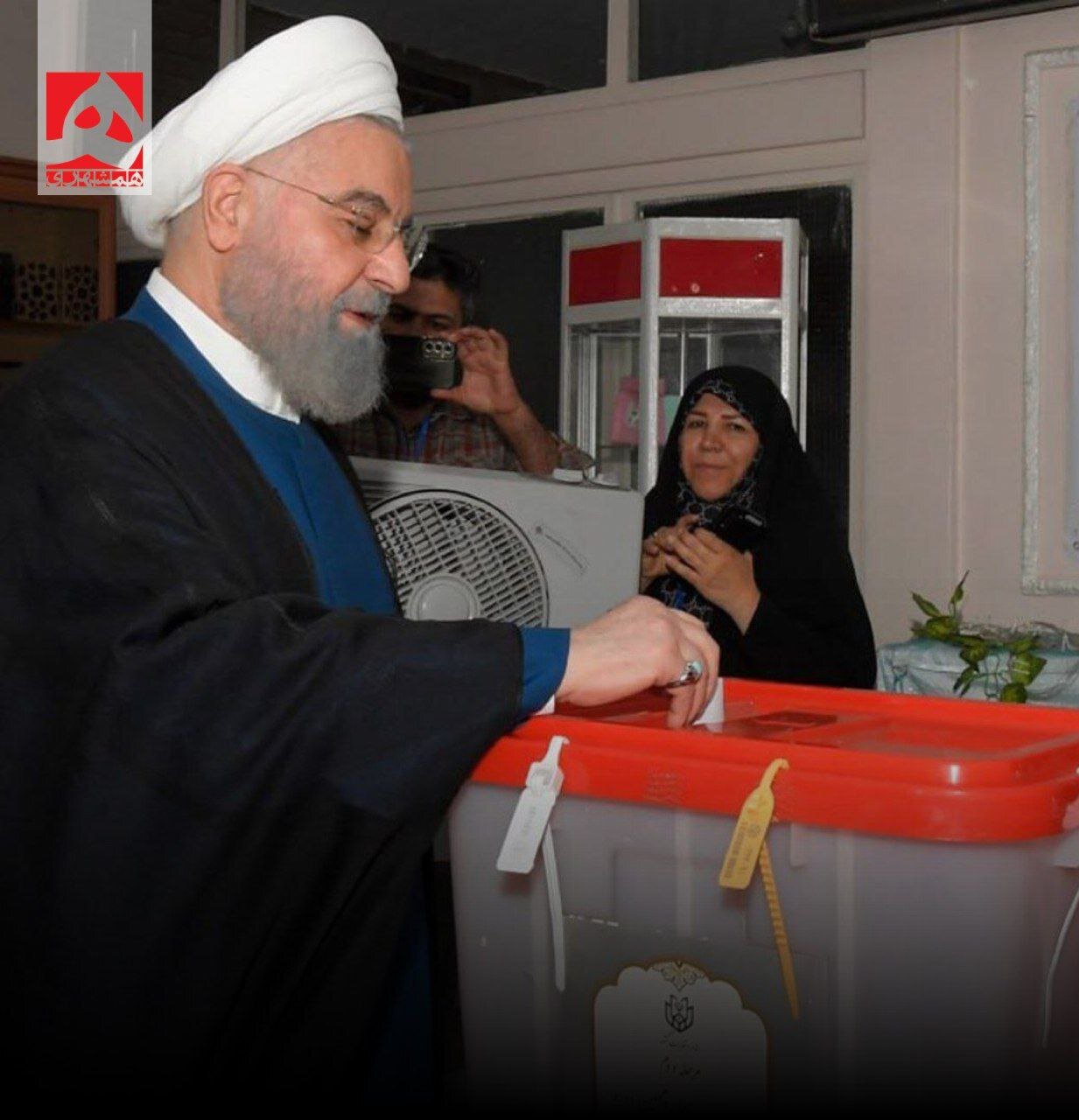 حسن روحانی رأی خود را به صندوق انداخت | عکس