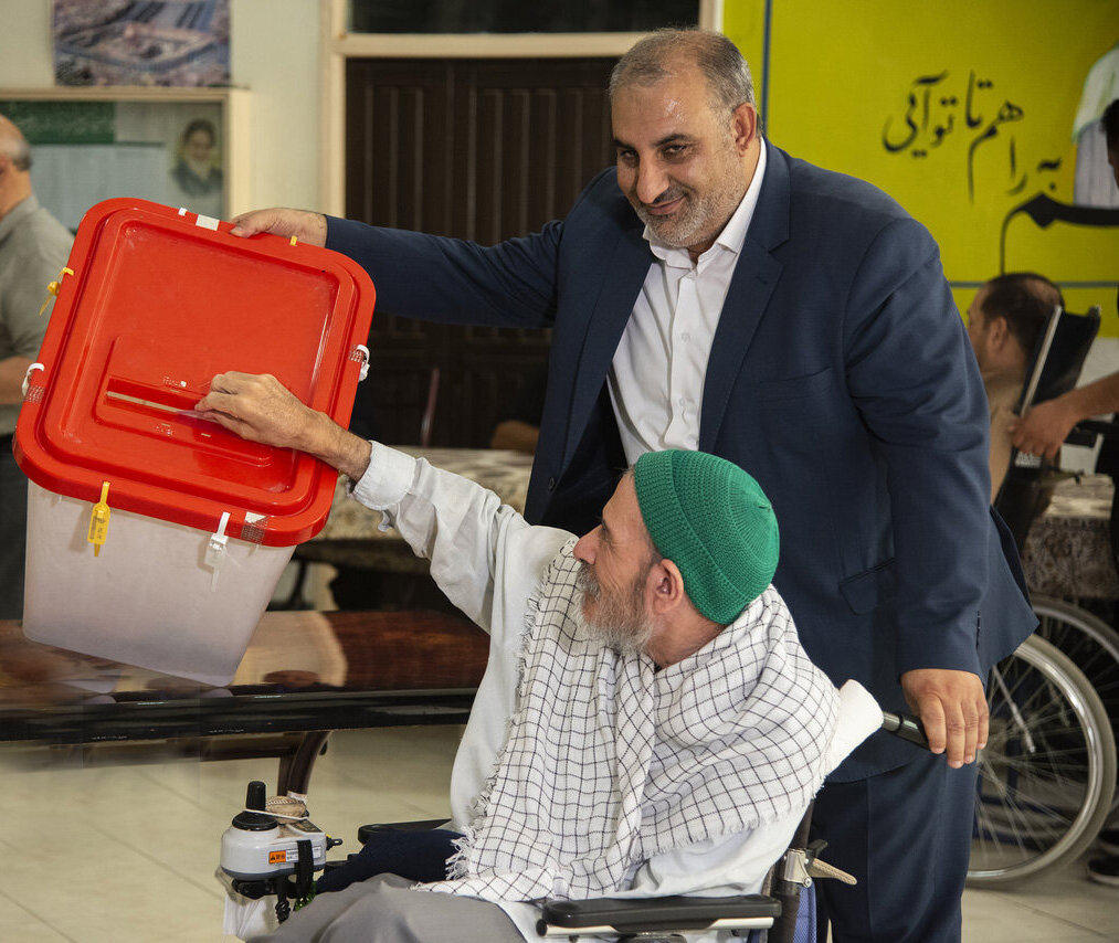 خاصترین تصاویر از مرحله دوم چهاردهمین دوره انتخابات ریاستجمهوری