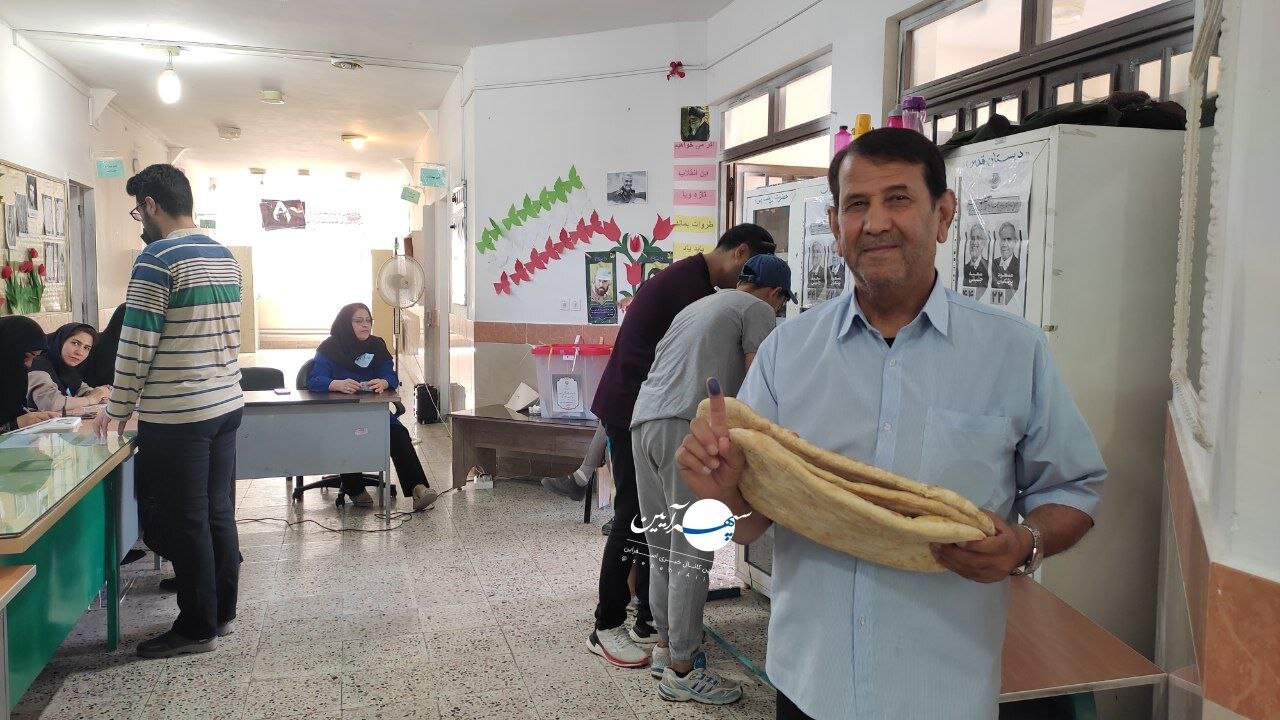 خاصترین تصاویر از مرحله دوم چهاردهمین دوره انتخابات ریاستجمهوری