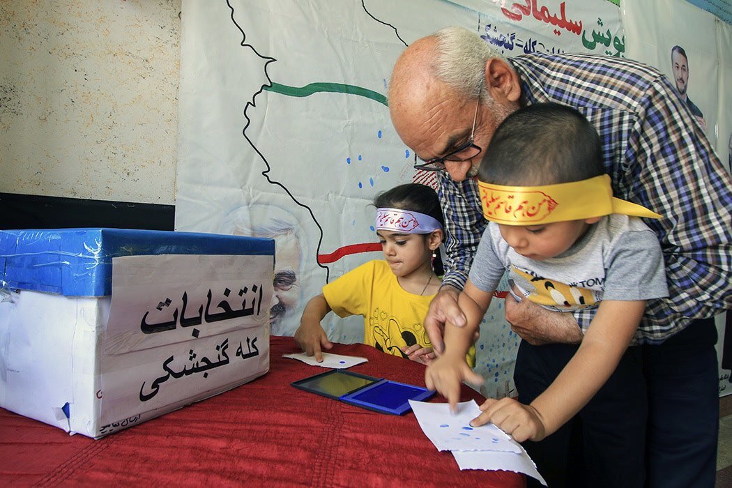 خاصترین تصاویر از مرحله دوم چهاردهمین دوره انتخابات ریاستجمهوری