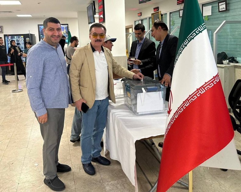 رای دادن یک فوتبالی در ترکیه | عکس